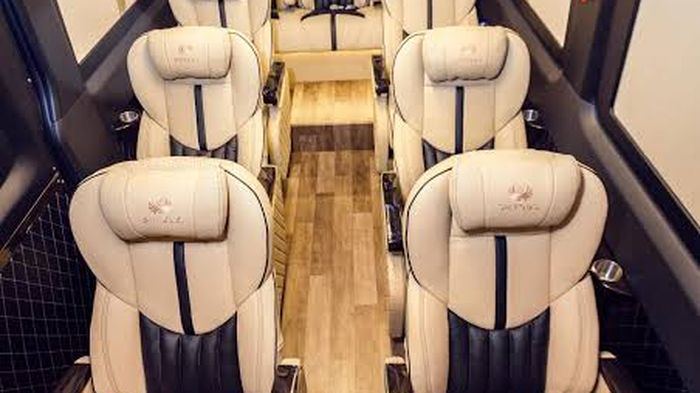 Xe Limousine 11 chỗ SUNTRAVEL247