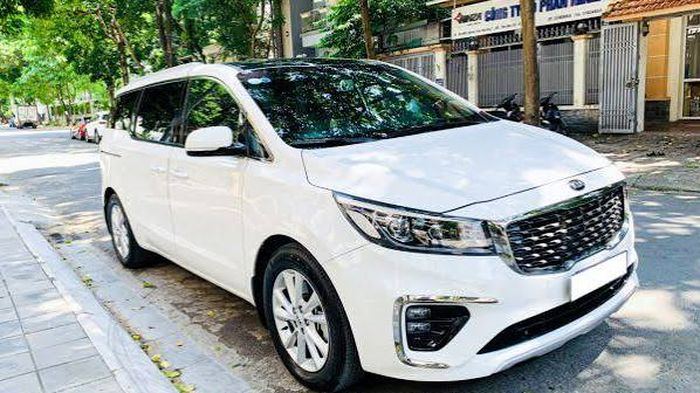 Xe Kia Sedona SUNTRAVEL247