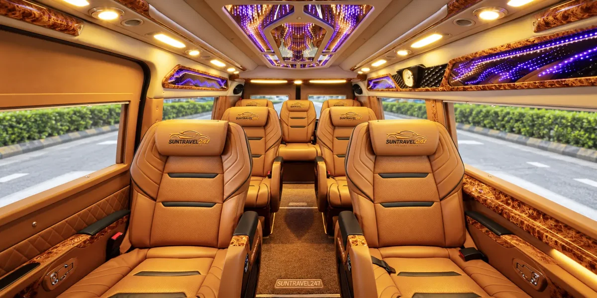 Nội thất Limousine 9 chỗ khi thuê xe đi Núi Bà Đen